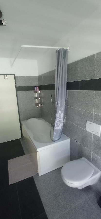 33 Hotel Cadenazzo Bagian luar foto